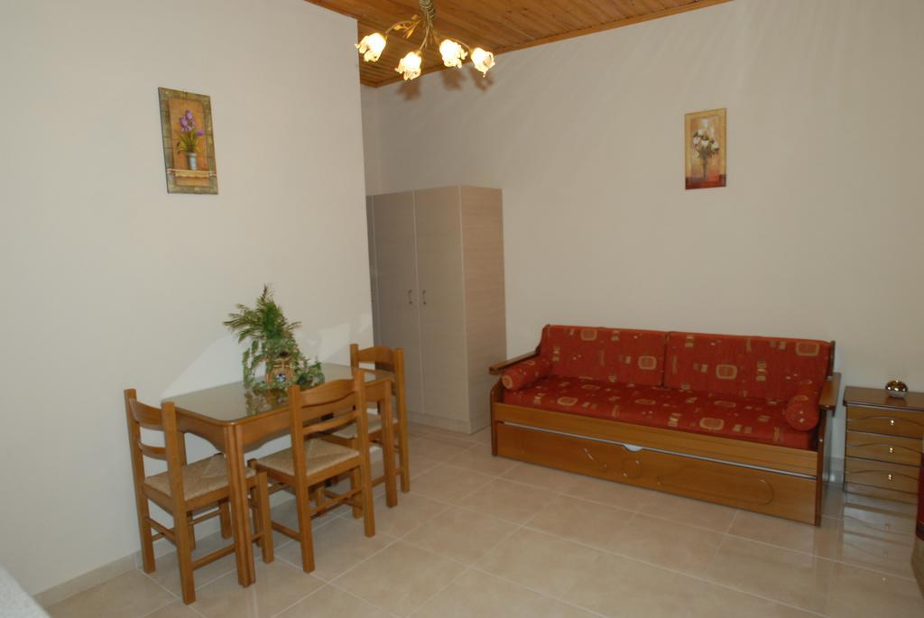 Garden View Apartments Ánaxosz Kültér fotó